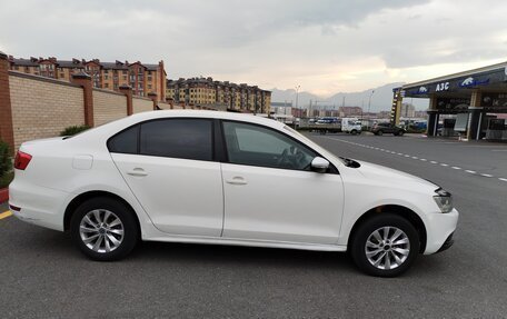 Volkswagen Jetta VI, 2014 год, 500 000 рублей, 2 фотография