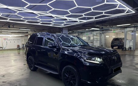 Toyota Land Cruiser Prado 150 рестайлинг 2, 2021 год, 7 000 000 рублей, 2 фотография