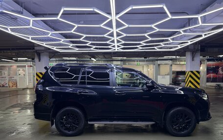 Toyota Land Cruiser Prado 150 рестайлинг 2, 2021 год, 7 000 000 рублей, 6 фотография