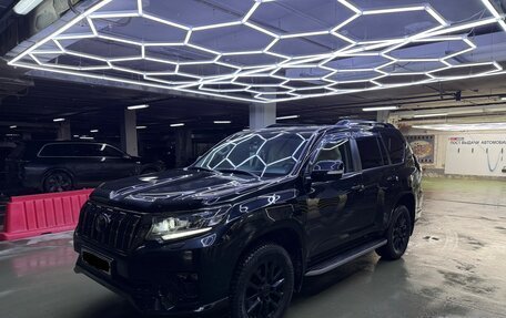 Toyota Land Cruiser Prado 150 рестайлинг 2, 2021 год, 7 000 000 рублей, 3 фотография