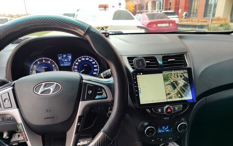 Hyundai Solaris II рестайлинг, 2014 год, 1 070 000 рублей, 12 фотография