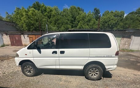 Mitsubishi Delica IV, 1996 год, 430 000 рублей, 4 фотография