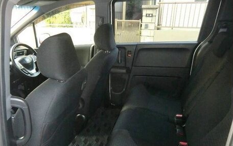 Honda Freed I, 2016 год, 834 000 рублей, 18 фотография