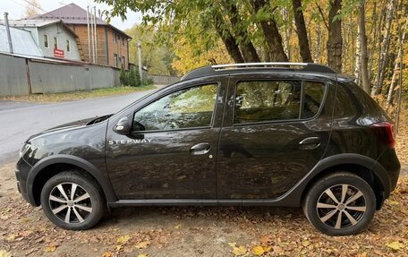 Renault Sandero II рестайлинг, 2017 год, 1 300 000 рублей, 2 фотография