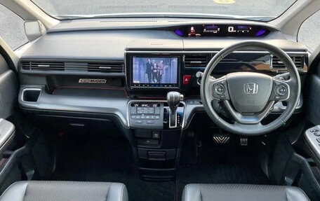 Honda Stepwgn IV, 2022 год, 1 895 000 рублей, 11 фотография