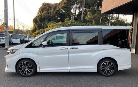 Honda Stepwgn IV, 2022 год, 1 895 000 рублей, 5 фотография