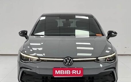 Volkswagen Golf VIII, 2023 год, 1 960 000 рублей, 2 фотография