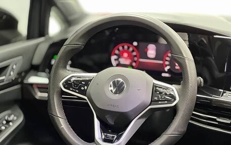 Volkswagen Golf VIII, 2023 год, 1 960 000 рублей, 11 фотография