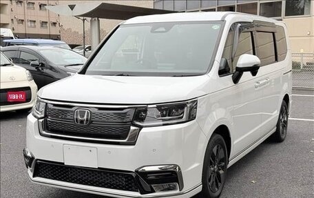 Honda Stepwgn, 2023 год, 2 325 000 рублей, 1 фотография