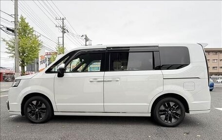 Honda Stepwgn, 2023 год, 2 325 000 рублей, 5 фотография