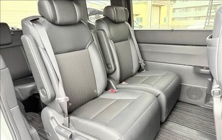 Honda Stepwgn, 2023 год, 2 325 000 рублей, 13 фотография