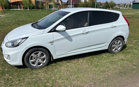 Hyundai Solaris II рестайлинг, 2013 год, 795 000 рублей, 3 фотография