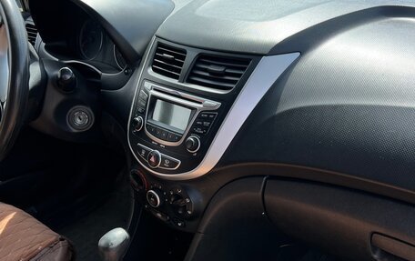 Hyundai Solaris II рестайлинг, 2013 год, 795 000 рублей, 9 фотография