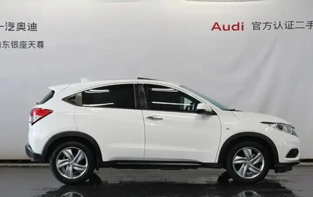 Honda Vezel, 2022 год, 1 266 600 рублей, 3 фотография