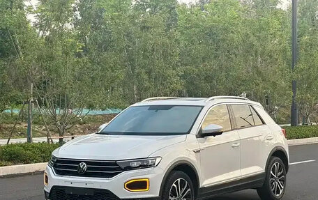 Volkswagen T-Roc I, 2022 год, 1 350 001 рублей, 1 фотография