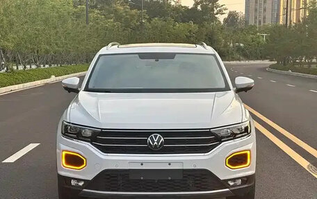 Volkswagen T-Roc I, 2022 год, 1 350 001 рублей, 6 фотография