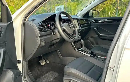 Volkswagen T-Roc I, 2022 год, 1 350 001 рублей, 7 фотография