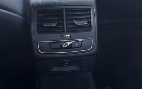 Audi A4, 2015 год, 2 500 000 рублей, 15 фотография