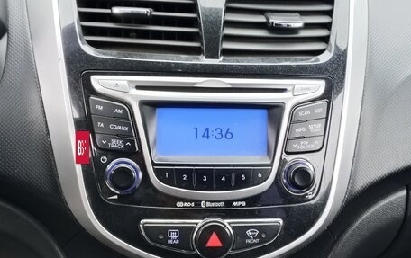 Hyundai Solaris II рестайлинг, 2012 год, 750 000 рублей, 11 фотография