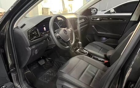Volkswagen T-Roc I, 2022 год, 1 710 000 рублей, 5 фотография