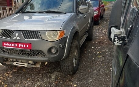 Mitsubishi L200 IV рестайлинг, 2007 год, 1 200 000 рублей, 2 фотография