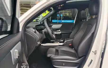 Mercedes-Benz GLB, 2023 год, 2 200 000 рублей, 8 фотография