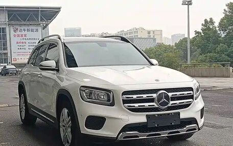 Mercedes-Benz GLB, 2023 год, 2 200 000 рублей, 3 фотография
