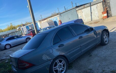 Mercedes-Benz C-Класс, 2004 год, 169 999 рублей, 5 фотография