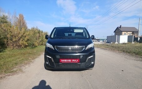 Peugeot Traveller I, 2021 год, 2 850 000 рублей, 4 фотография