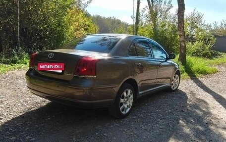 Toyota Avensis III рестайлинг, 2005 год, 790 000 рублей, 2 фотография