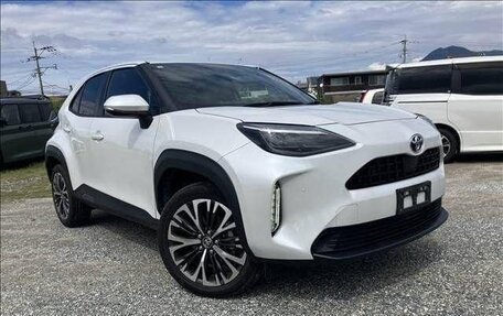 Toyota Yaris Cross, 2023 год, 1 550 000 рублей, 3 фотография