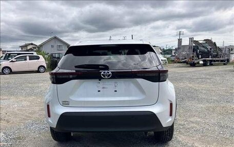 Toyota Yaris Cross, 2023 год, 1 550 000 рублей, 5 фотография