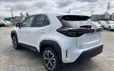 Toyota Yaris Cross, 2023 год, 1 550 000 рублей, 4 фотография