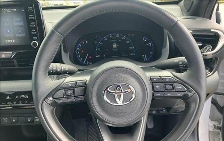 Toyota Yaris Cross, 2023 год, 1 550 000 рублей, 11 фотография