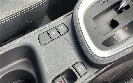 Toyota Yaris Cross, 2023 год, 1 550 000 рублей, 16 фотография