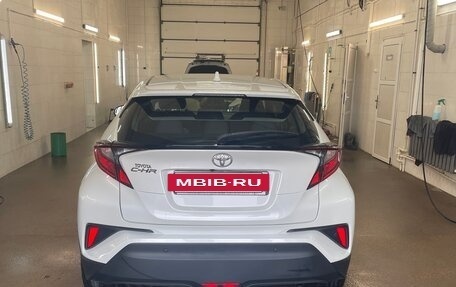 Toyota C-HR I рестайлинг, 2021 год, 2 350 000 рублей, 5 фотография