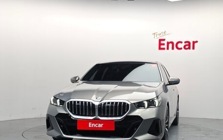 BMW 5 серия, 2025 год, 6 570 000 рублей, 2 фотография