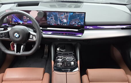 BMW 5 серия, 2025 год, 6 570 000 рублей, 6 фотография