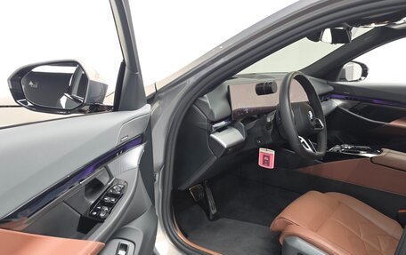 BMW 5 серия, 2025 год, 6 570 000 рублей, 5 фотография