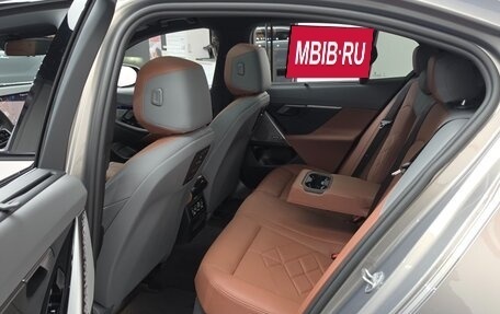 BMW 5 серия, 2025 год, 6 570 000 рублей, 13 фотография