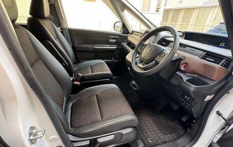 Honda Freed II, 2023 год, 1 270 000 рублей, 9 фотография