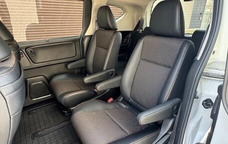 Honda Freed II, 2023 год, 1 270 000 рублей, 14 фотография