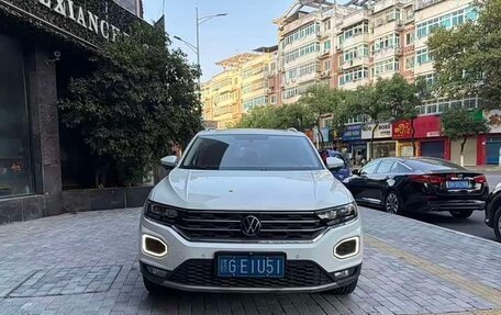 Volkswagen T-Roc I, 2022 год, 1 390 000 рублей, 2 фотография