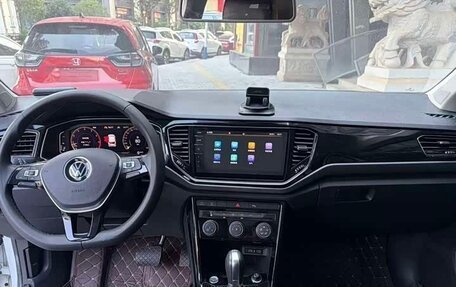 Volkswagen T-Roc I, 2022 год, 1 390 000 рублей, 8 фотография