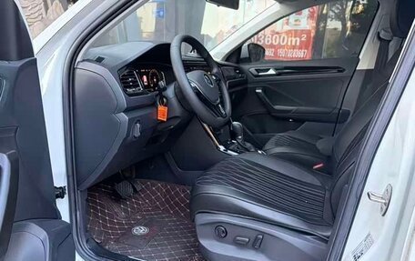 Volkswagen T-Roc I, 2022 год, 1 390 000 рублей, 7 фотография