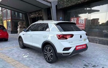 Volkswagen T-Roc I, 2022 год, 1 390 000 рублей, 6 фотография