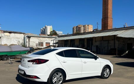 Hyundai Elantra VI рестайлинг, 2020 год, 1 850 000 рублей, 10 фотография