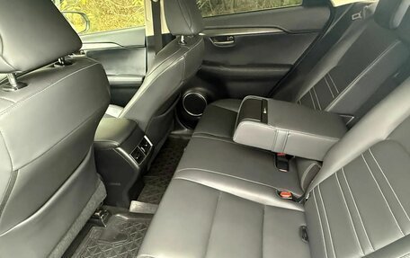 Lexus NX I, 2017 год, 2 350 000 рублей, 5 фотография