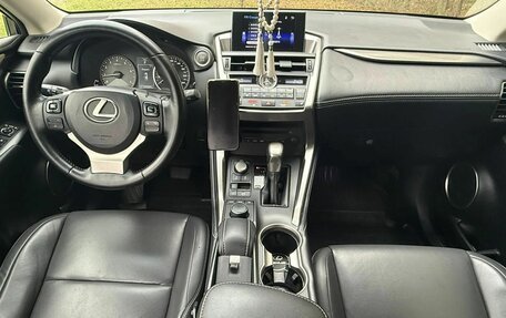 Lexus NX I, 2017 год, 2 350 000 рублей, 8 фотография
