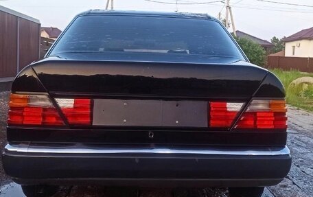 Mercedes-Benz W124, 1990 год, 450 000 рублей, 2 фотография